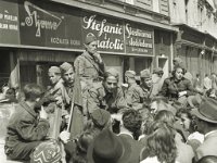 Zagreb, 8. svibnja 1945. godine. Susret partizana i građana Zagreba.jpg